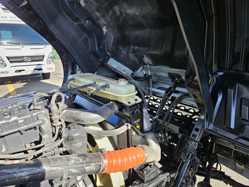 현대 메가트럭 냉동탑 7.5톤 수동 17