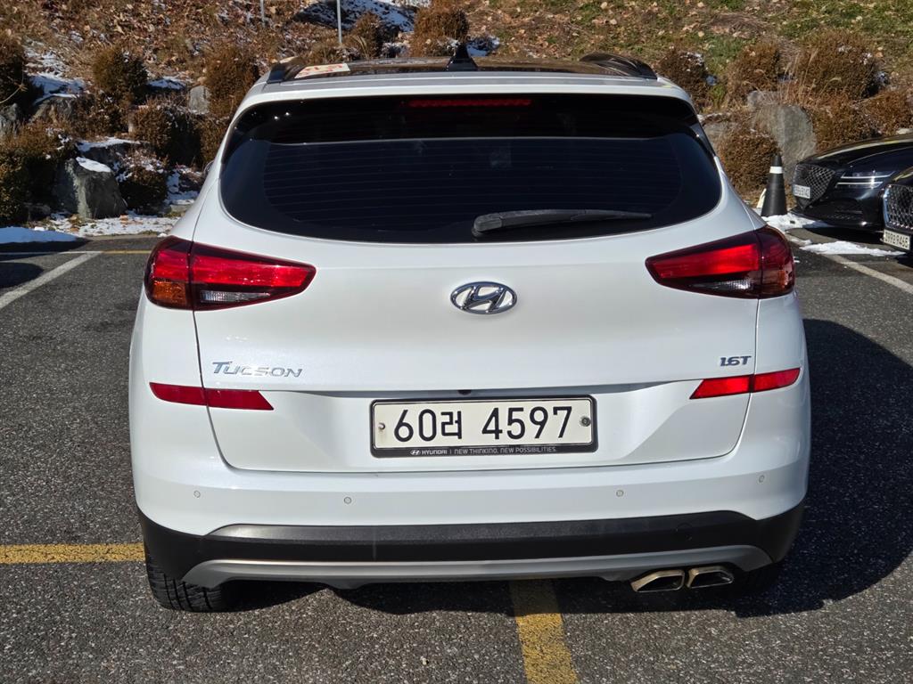 Hyundai Tucson 1.6T 2WD Premium 6