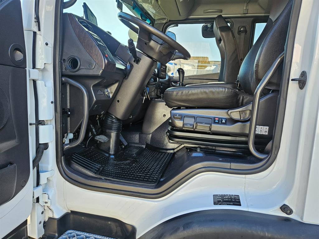 현대 메가트럭 냉동탑 7.5톤 수동 11