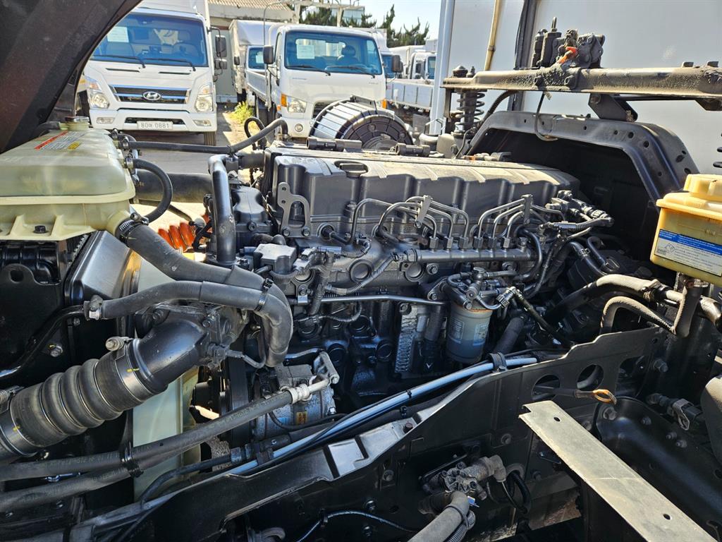 현대 메가트럭 냉동탑 7.5톤 수동 18