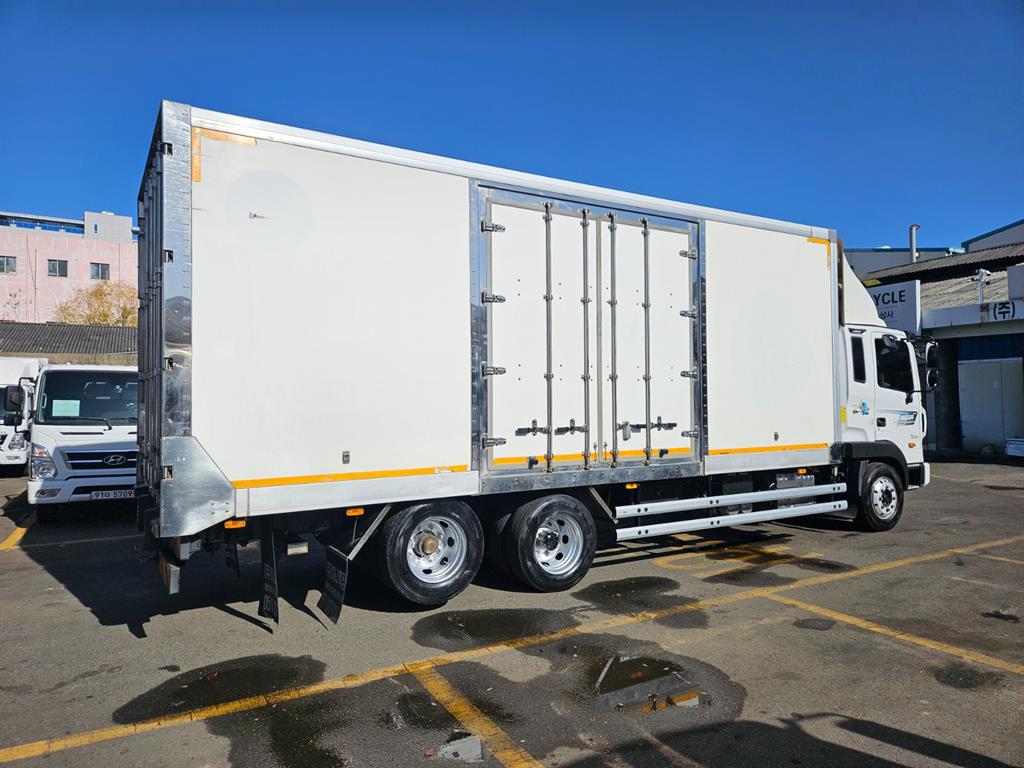 현대 메가트럭 냉동탑 7.5톤 수동 2