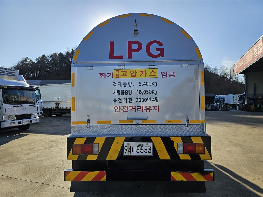 현대 탱크로리 뉴파워트럭 수동 4