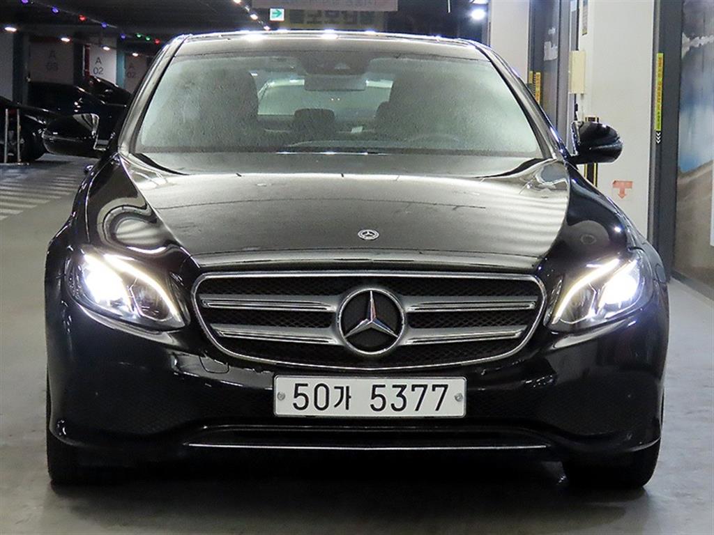 벤츠 E 클래스 E200 아방가르드 사진