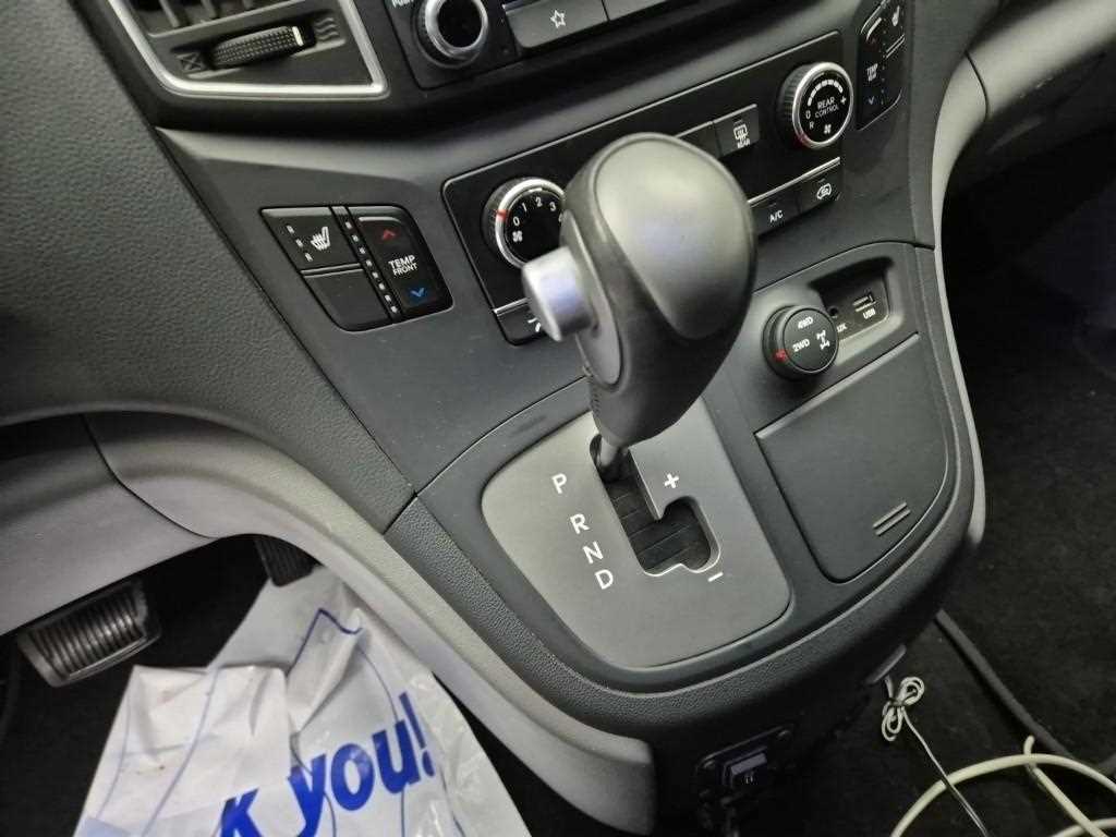 Hyundai Starex 4WD Camping Car 9