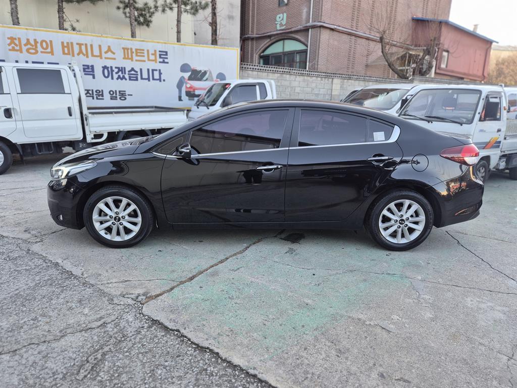 Kia K3 1.6 GDI Trendy E 9