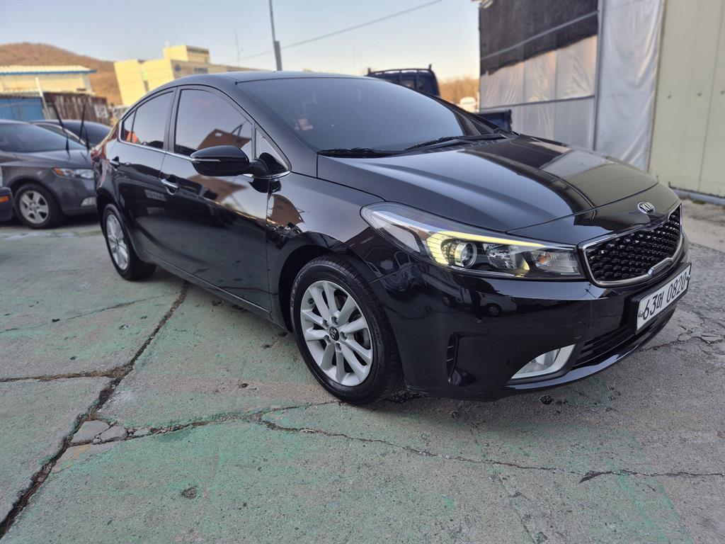 Kia K3 1.6 GDI Trendy E 4