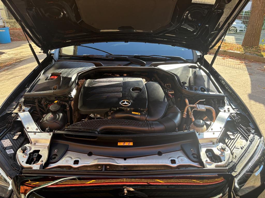 Mercedes-Benz E-Class E350 4MATIC AMG LINE 8