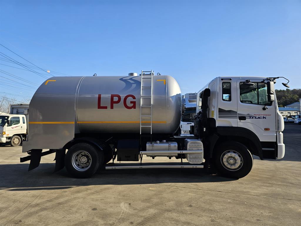 현대 탱크로리 뉴파워트럭 수동 5