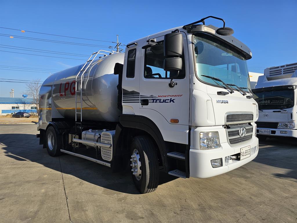 현대 탱크로리 뉴파워트럭 수동 6