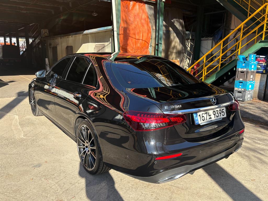 Mercedes-Benz E-Class E350 4MATIC AMG LINE 3