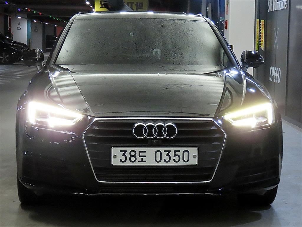 아우디 A4 45 TFSI 사진