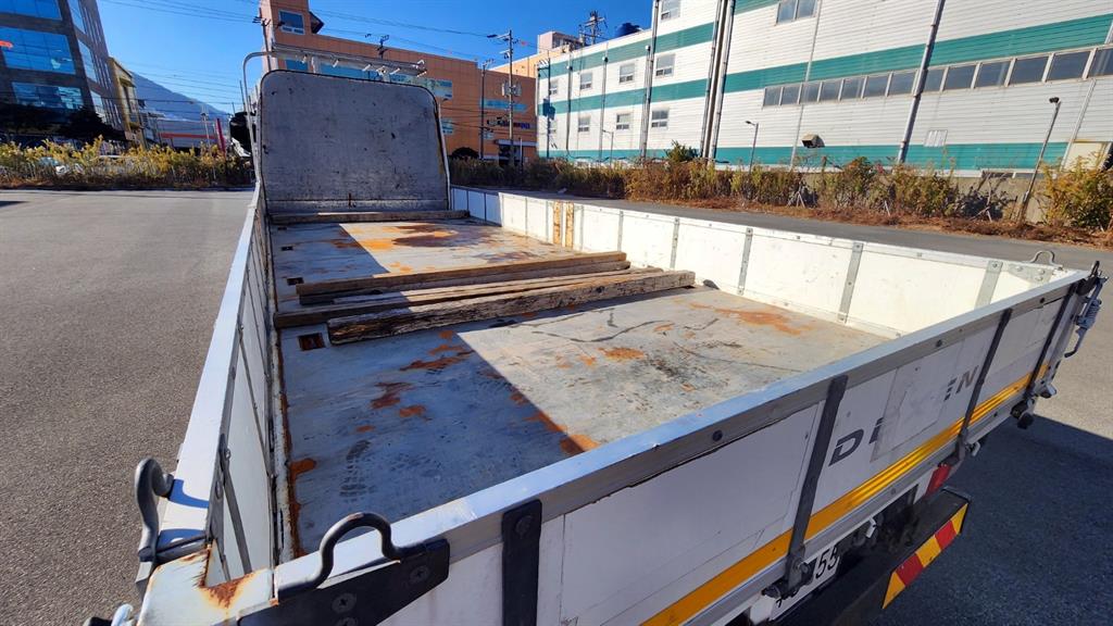 타타대우 더쎈 단바리 카고 4.5톤 오토 4