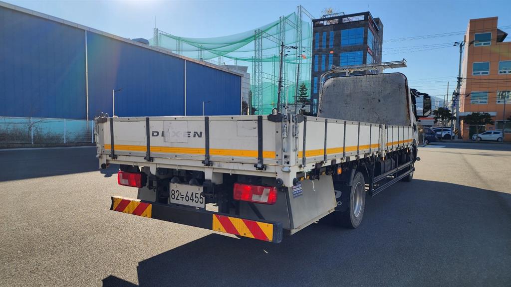 타타대우 더쎈 단바리 카고 4.5톤 오토 3