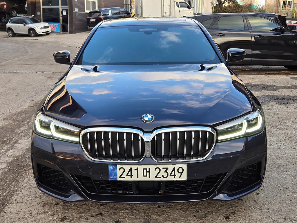 BMW 5시리즈 523d M 스포츠 사진