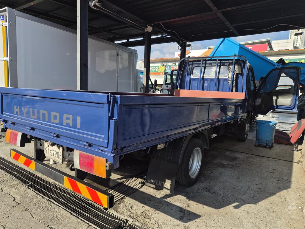 현대 이마이티 2.5톤 카고 슈퍼캡 1