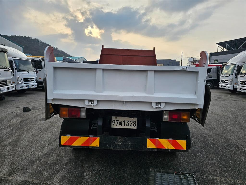 현대 메가트럭 화물덤프 5톤 4