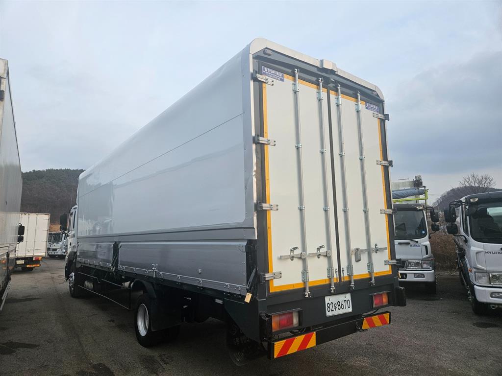 현대 메가트럭 와이드캡 280 단바리 윙바디 5톤 수동 3