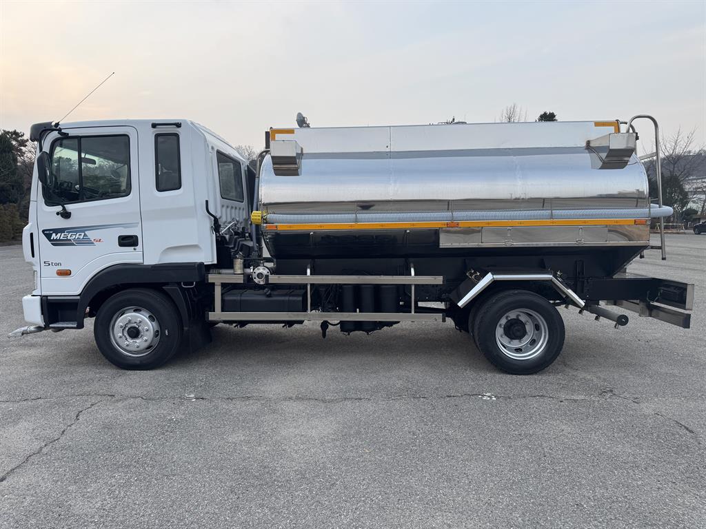 현대 살수차 메가트럭 수동 7