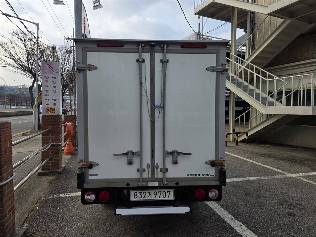 기아 봉고3 1톤 냉동탑 2