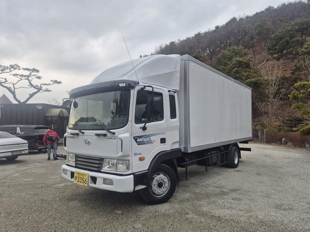 현대 메가트럭 단바리 표준탑 5톤 수동 2
