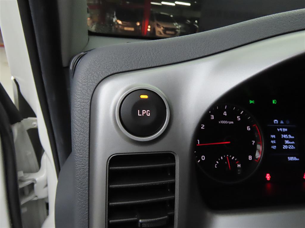 기아 봉고3 1톤 카고 LPG 9