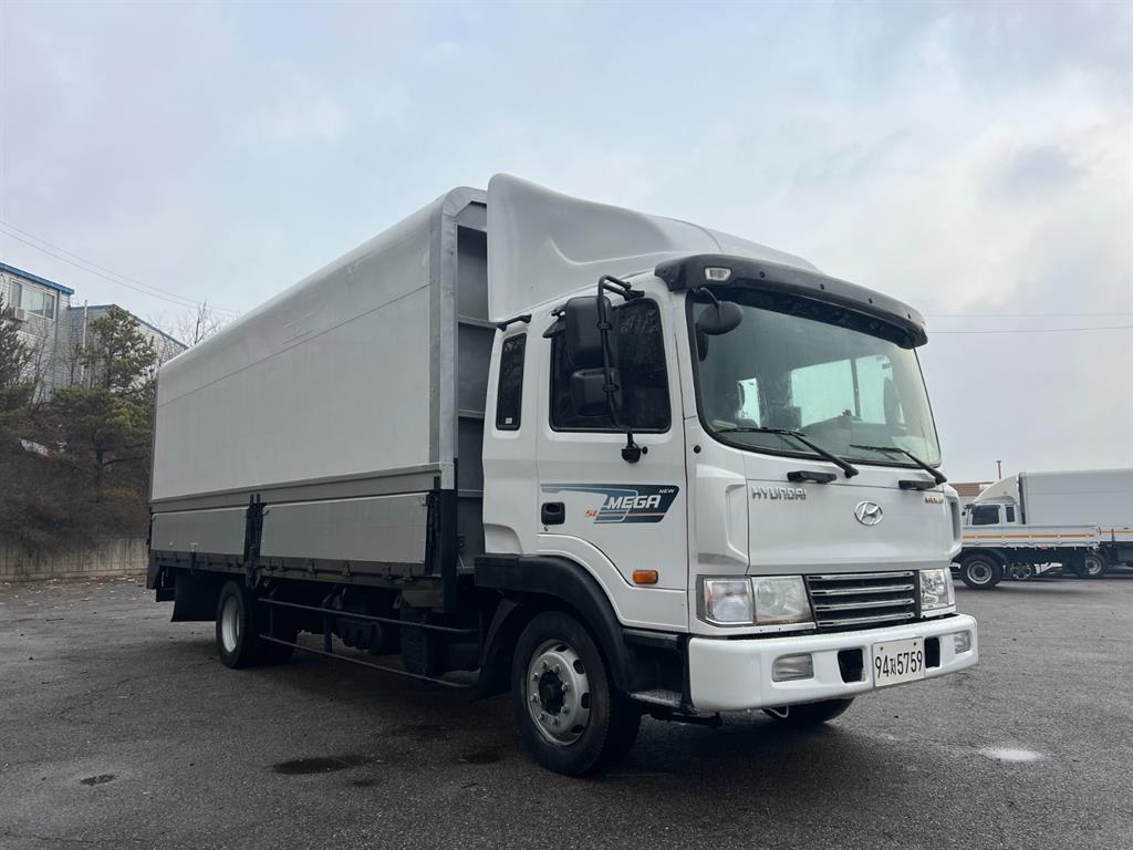 현대 메가트럭 260 단바리 윙바디 4.5톤 수동 1
