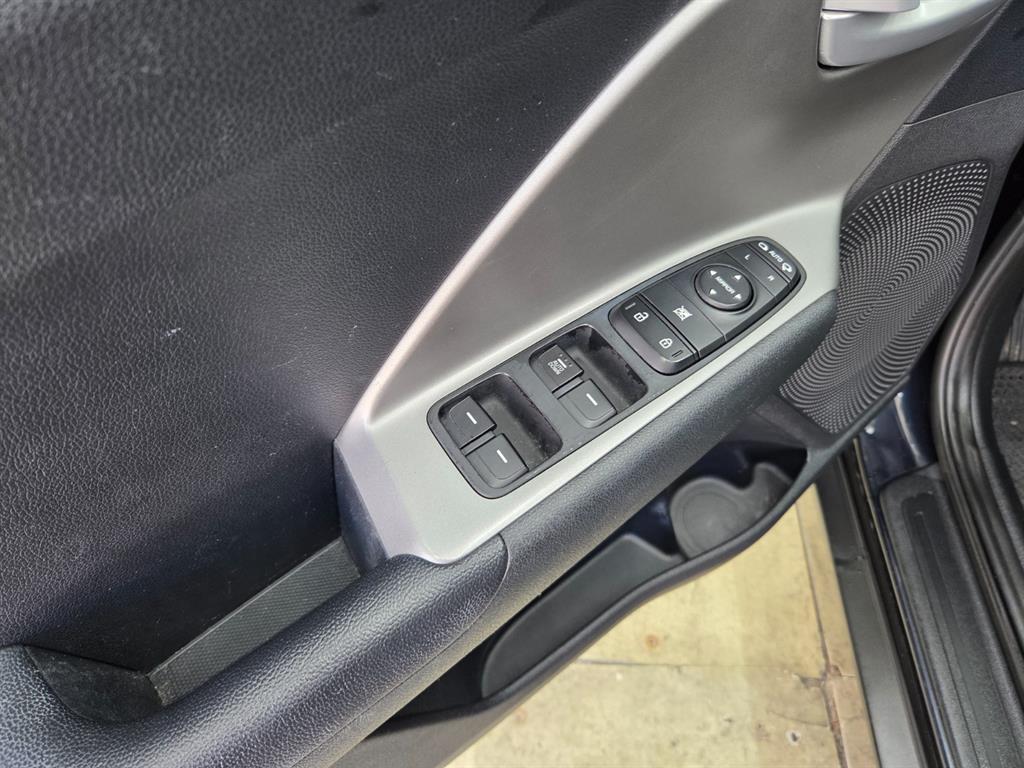 Kia Niro 1.6 HEV Luxury 9