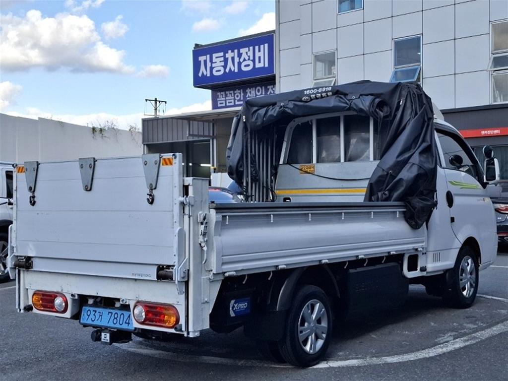 Hyundai Porter 1.0 Ton/ Super Cab/ Long Wheelbase 5