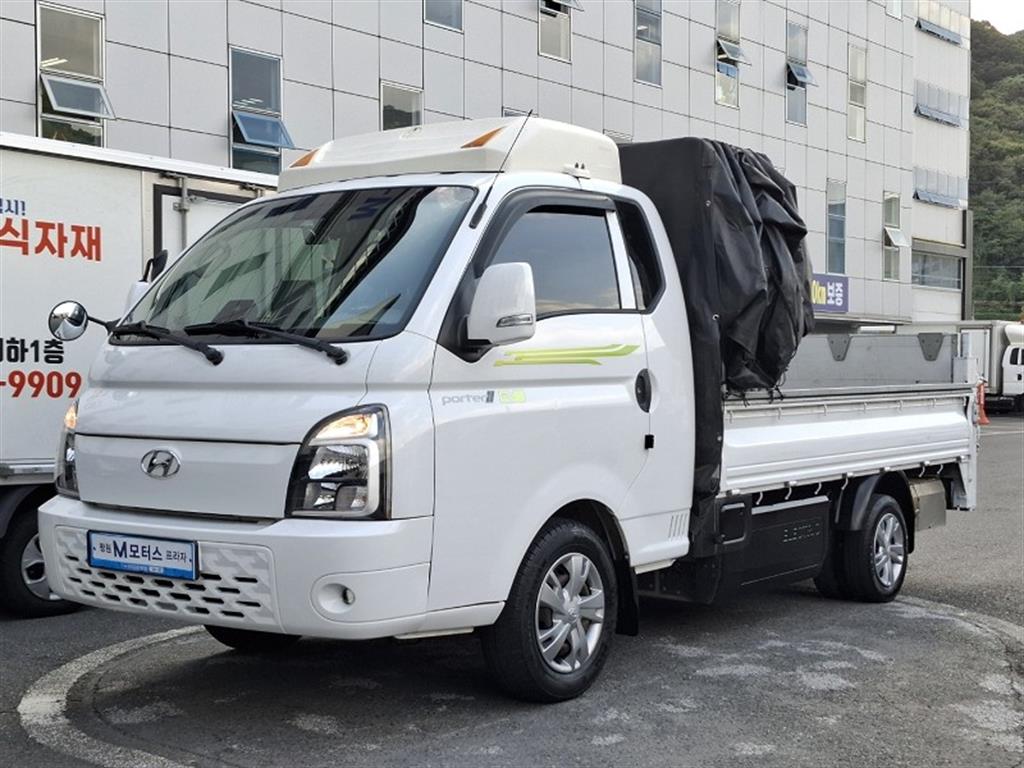 Hyundai Porter 1.0 Ton/ Super Cab/ Long Wheelbase 2