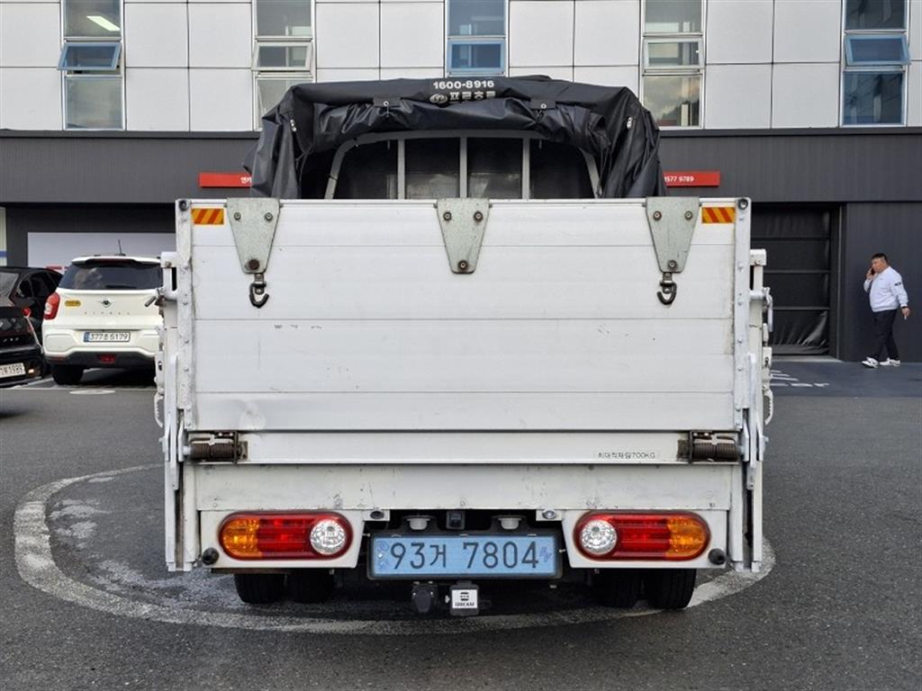 Hyundai Porter 1.0 Ton/ Super Cab/ Long Wheelbase 7