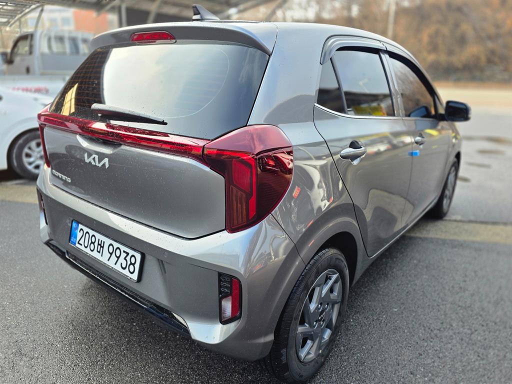Kia Morning 1.0 Gasoline Prestige 7