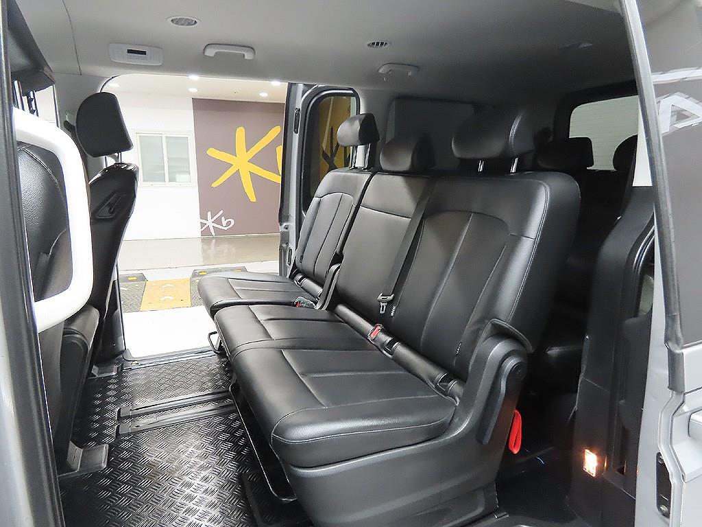 Hyundai Staria 2WD Diesel Tourer Modern 10