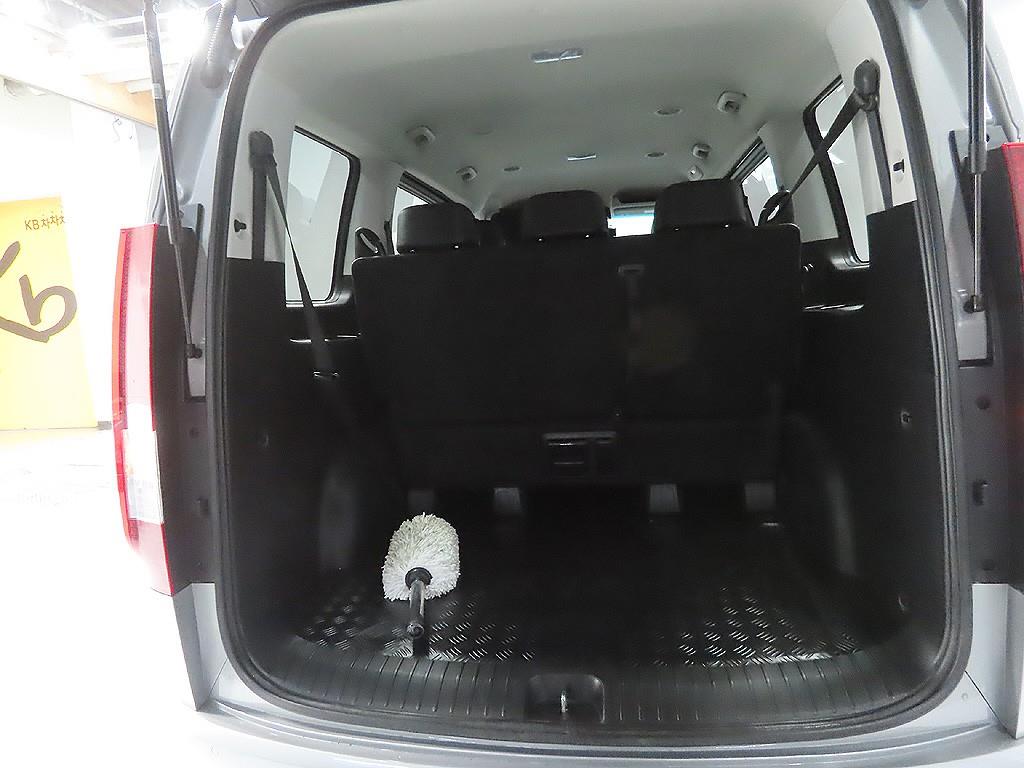 Hyundai Staria 2WD Diesel Tourer Modern 9