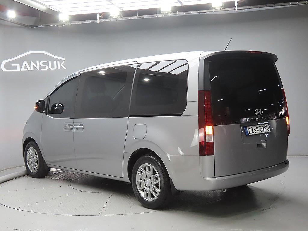 Hyundai Staria 2WD Diesel Tourer Modern 4