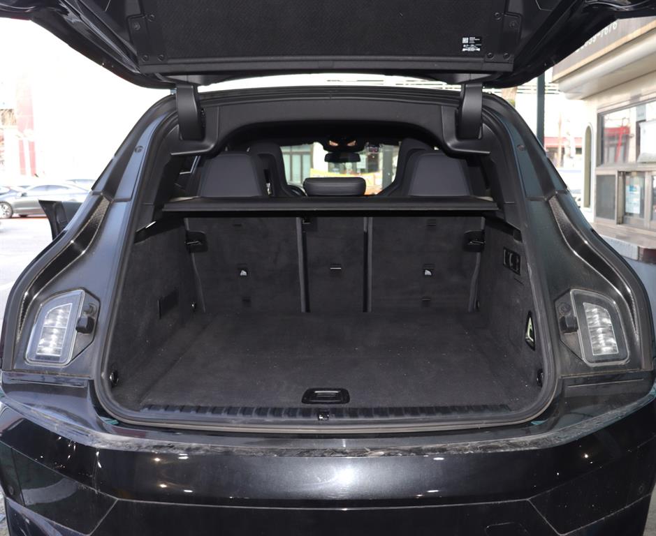 BMW iX xDrive 40 First Edition 7