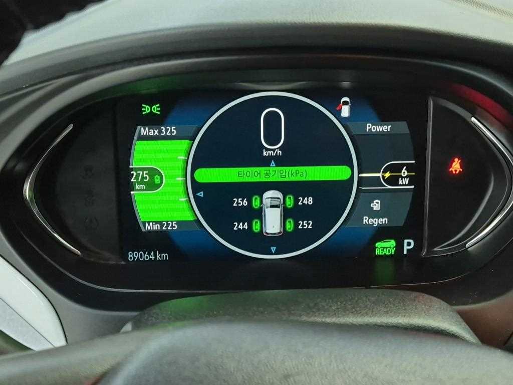 Chevrolet Bolt EV Premier 7