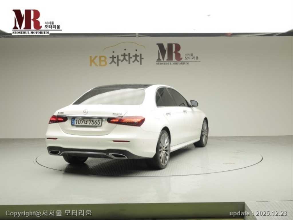 Mercedes-Benz E-Class E350 4MATIC Avantgarde 4