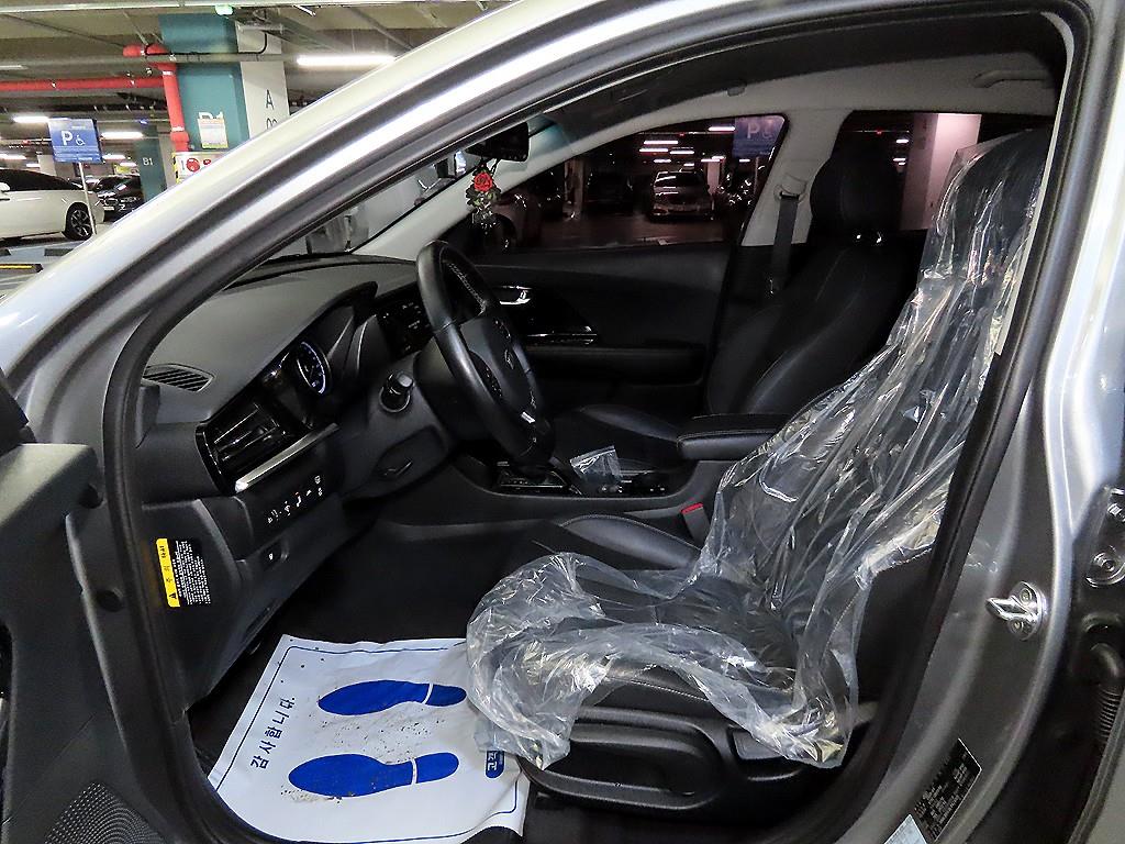 Kia Niro 1.6 HEV Prestige 7