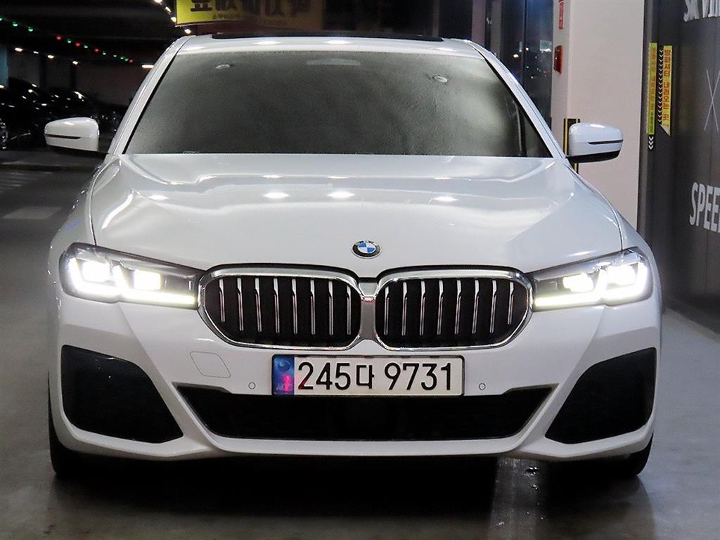 BMW 5시리즈 523d M 스포츠 사진