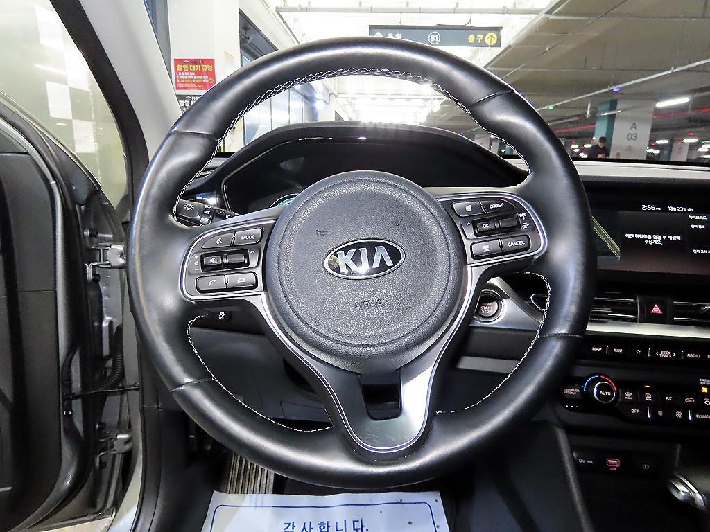 Kia Niro 1.6 HEV Prestige 9