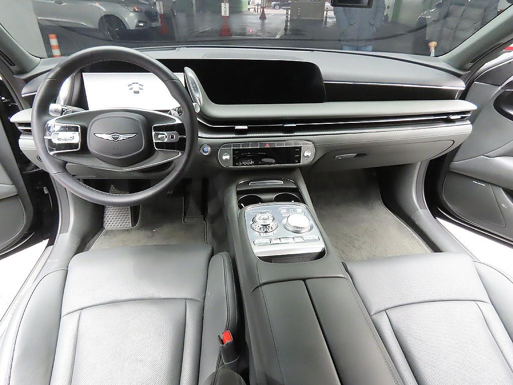 Genesis G90 3.5T GDI AWD 10