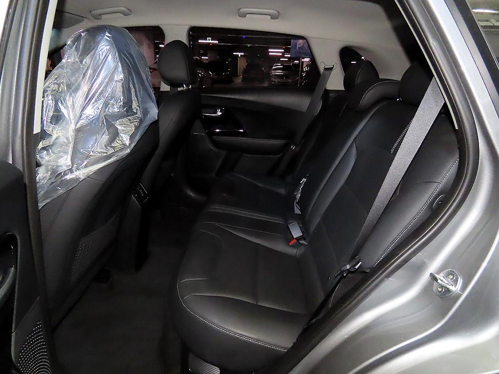 Kia Niro 1.6 HEV Prestige 8