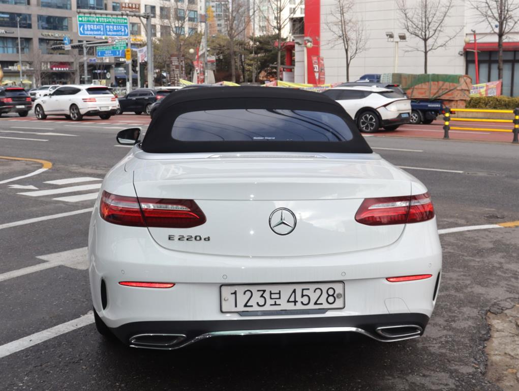 Mercedes-Benz E-Class E200 Cabriolet 7