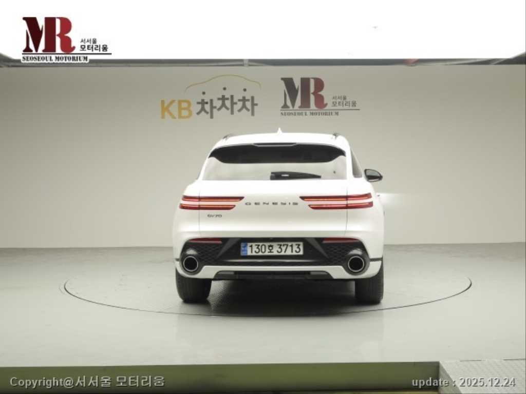 Genesis GV70 2.5T Gasoline 2WD Sport 3