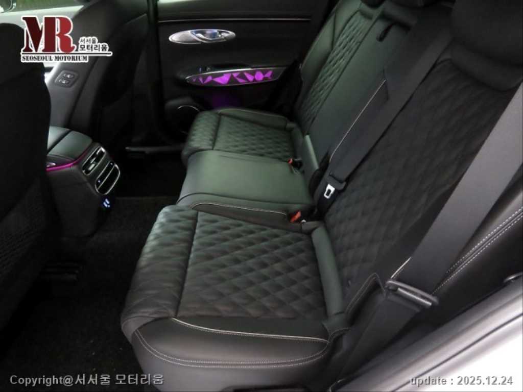 Genesis GV70 2.5T Gasoline 2WD Sport 7