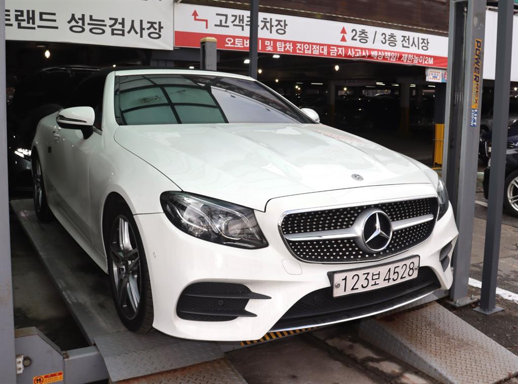 Mercedes-Benz E-Class E200 Cabriolet 3