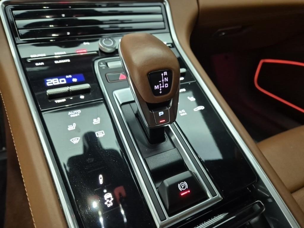 Porsche Panamera 4.0 GTS 9
