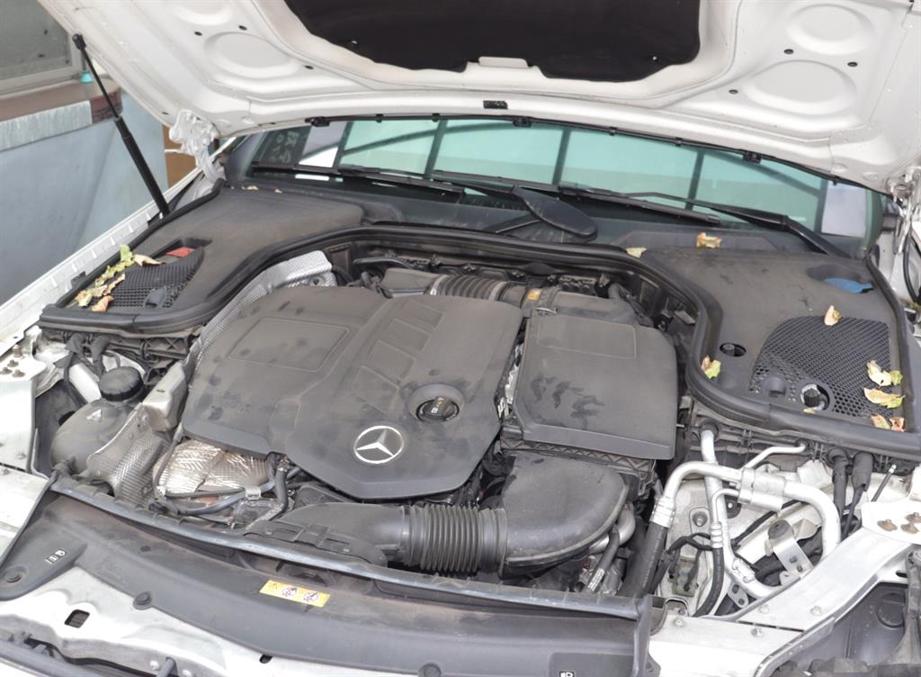 Mercedes-Benz E-Class E200 Cabriolet 9