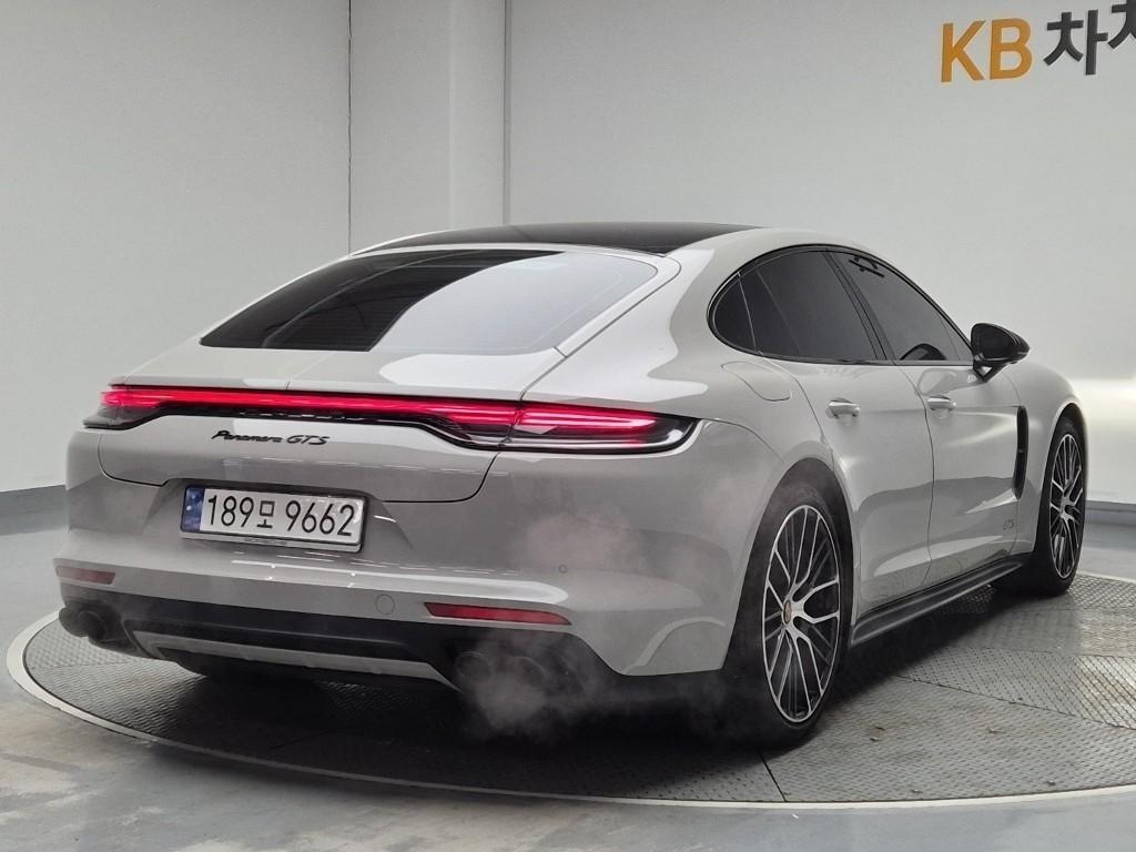 Porsche Panamera 4.0 GTS 3