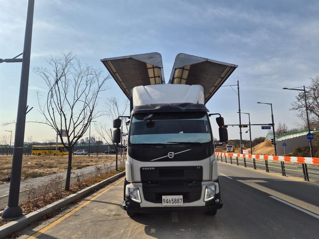 볼보 FL 윙바디 4.5톤 오토 - 중고 트럭 매물 이미지